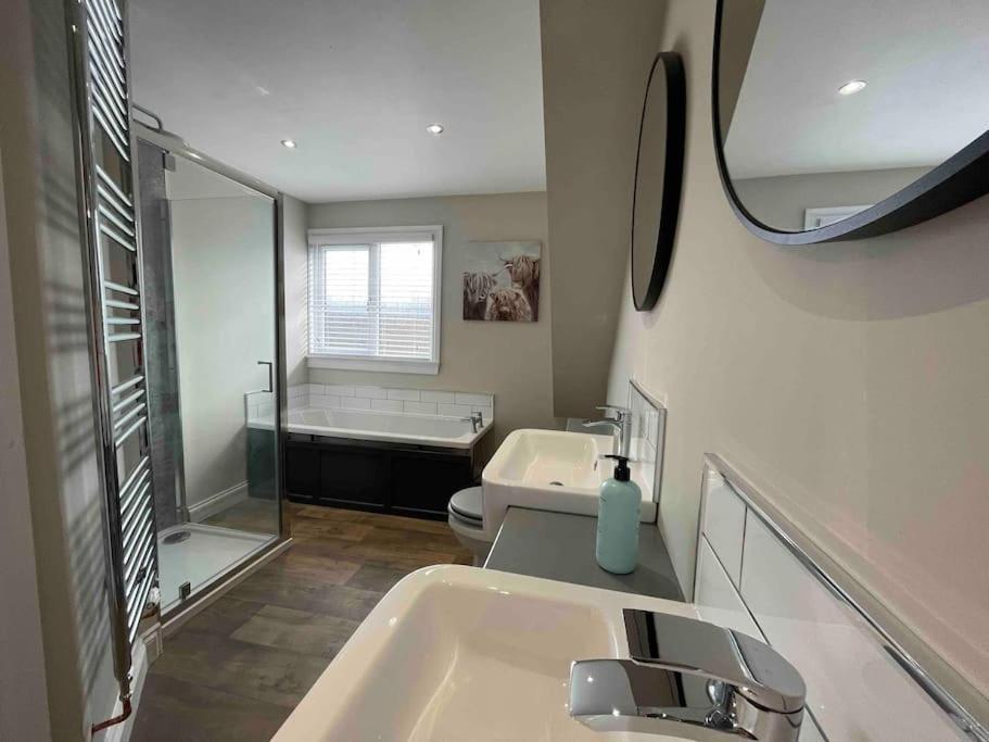 Wells Street Cottages No. 28 By The River Ness อินเวอร์เนส ภายนอก รูปภาพ
