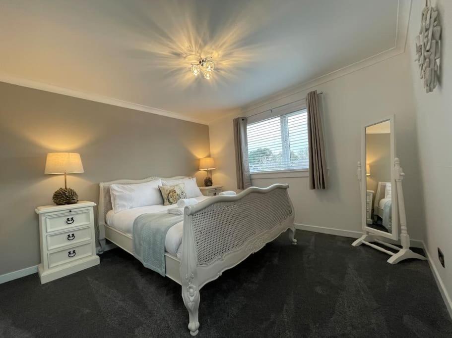 Wells Street Cottages No. 28 By The River Ness อินเวอร์เนส ภายนอก รูปภาพ